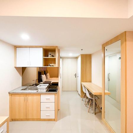 Comfortable And Tidy Studio De Prima Apartment By Travelio Medan Buitenkant foto