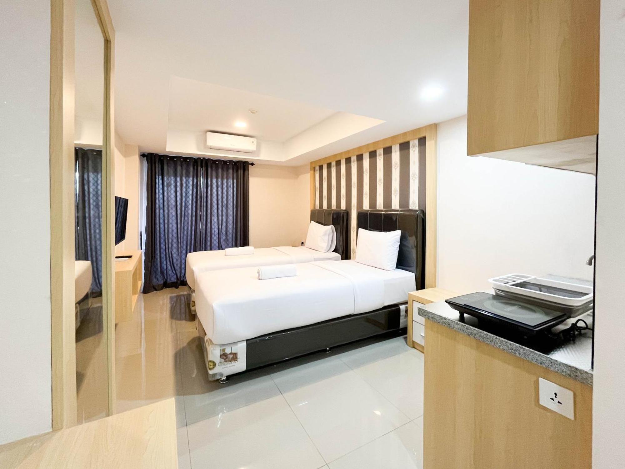 Comfortable And Tidy Studio De Prima Apartment By Travelio Medan Buitenkant foto