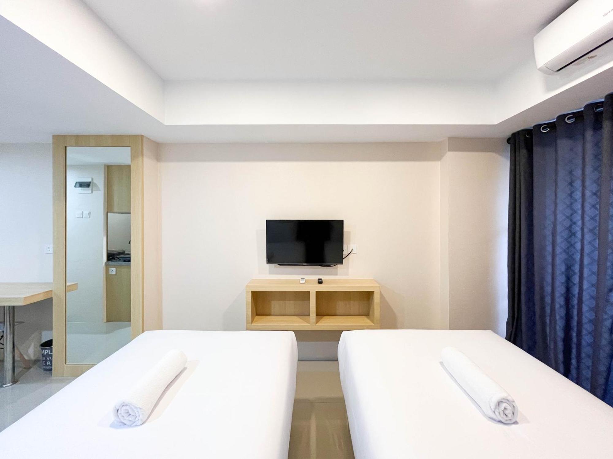 Comfortable And Tidy Studio De Prima Apartment By Travelio Medan Buitenkant foto